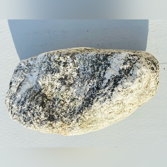 Granet Aquarium/Terrarium Rock w/Hole Drilled 4 Inserting Live/Artaficial Plants - Picture 2 of 16